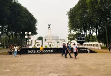 Pramono Kaji Taman Buka...