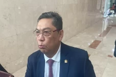 Komisi I: Hasil Fit...