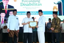 BAZNAS Raih Penghargaan...