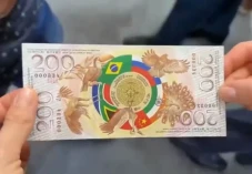 Uang Kertas BRICS Pecahan...