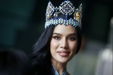Perdana ke Indonesia,...