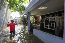Banjir Kepung Jakarta,...