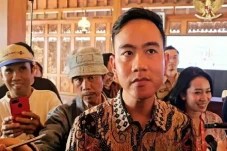 Gibran Bukan Berkantor...