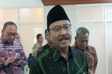 Mensos Bakal Coret Penerima...