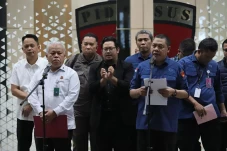 Buru Riza Chalid, Kejagung...
