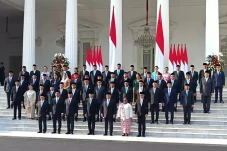 Daftar Lengkap 30 Komisaris...