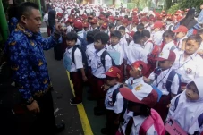 Ketentuan Seragam dan...