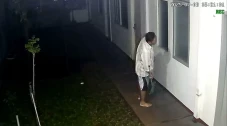 Penjaga Kos Curhat,...