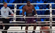 Daniel Dubois Bertarung...