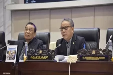 Anggota DPR Mempertanyakan...