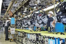 Nissan Akan Tutup Pabrik...
