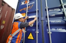 KAI Logistik Percepat...