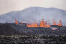 Gunung Berapi Islandia...