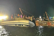 Horor! Kapal Pesiar...