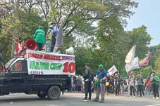 Suara Ojol Terpecah,...
