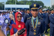 Momen Haru Axel Fahreza...