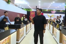 Ulang Tahun ke-3, Sambal...