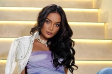 Erika Carlina Lapor...
