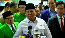 Soal Data Pribadi RI...