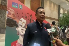 Sekjen Perindo Minta...