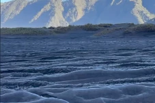 Bromo Turun Salju, Suhu...