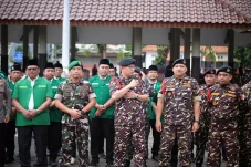 Sesalkan Bentrokan di...