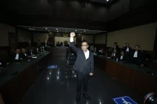 Hasto Kristiyanto Divonis...