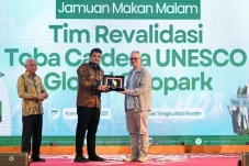 Gubernur Sumut Bobby...