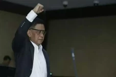 Hasto Divonis 3,5 Tahun,...