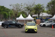 Revolusi Mobil Pertama:...