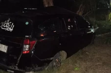 Kereta Pengangkut BBM...
