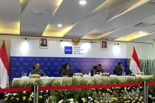 Ketidakpastian Global...