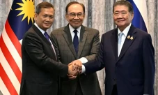 Siapa Paling Diuntungkan...