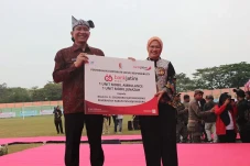 Bank Jatim Serahkan...