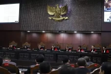 MK Larang Pimpinan Organisasi...