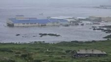 Gelombang Tsunami Pertama...