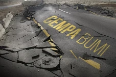 Gempa Bumi Menurut Islam...