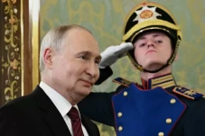 Ekonomi Rusia Terpuruk,...