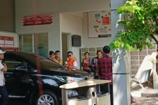 Hasto Kristiyanto Keluar...