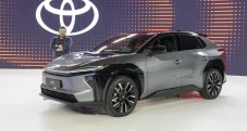 Perang Harga Mobil Mulai...