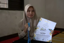 Kisah Devita, Anak Sopir...