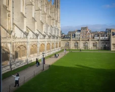 Mahasiswa Cambridge...