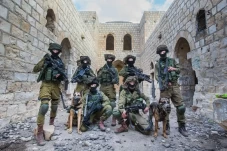 600 Mantan Pejabat Israel...