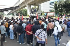 Unjuk Rasa di Kementerian...