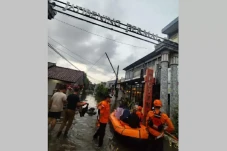 Hujan Deras Guyur Kota...