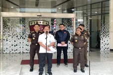 Kejagung Sita 5 Mobil...