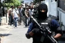 Densus 88 Tangkap 2...