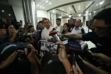 Nadiem Makarim akan...