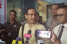 9 Jam Diperiksa KPK,...