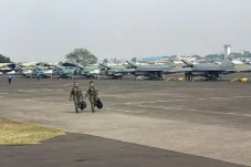 Atraksi Pesawat F-16...